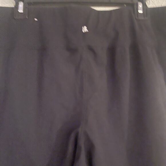 Lane Bryant Active Capri Yoga Pants Black 18/20 Gym Workout Slimming Athleisure - Picture 6 of 8